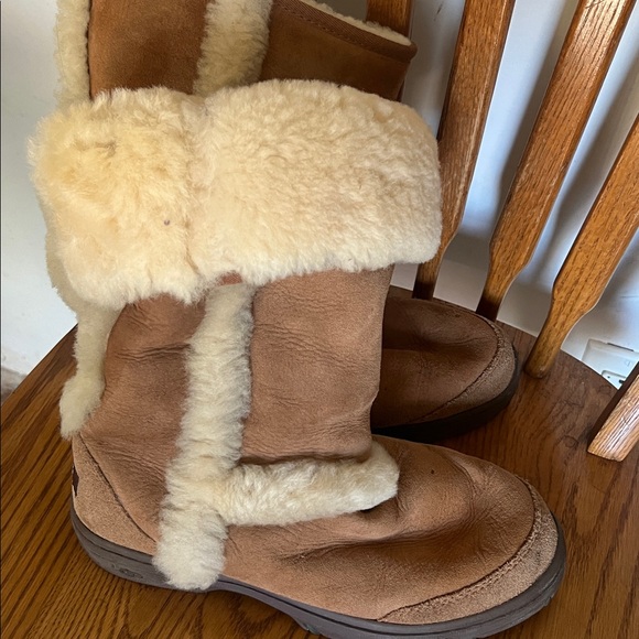 Ugg sunburst tall boot size 8 - Picture 8 of 8